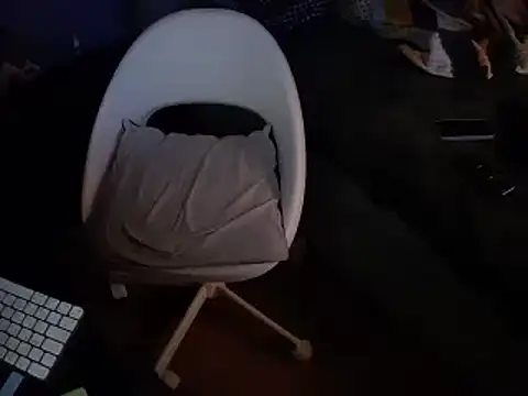 Snapshot of SavagesGN chatting on January 5, 2026, 6:00 pm SavagesGN online show from January 5, 2026, 6:00 pm