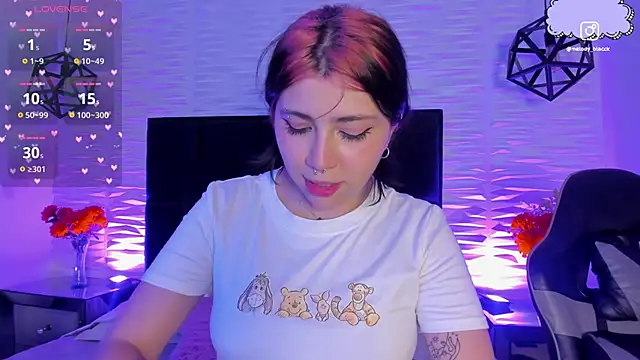 Snapshot of Melody_Black_ chatting on May 8, 2026, 10:57 pm Melody Black online show from May 8, 2026, 10:57 pm