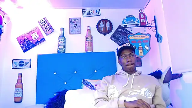 lili roussi online show from March 31, 2026, 8:22 pm