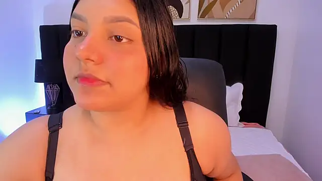 Snapshot of dullce77 chatting on May 6, 2026, 7:29 pm dullce77 online show from May 6, 2026, 7:29 pm