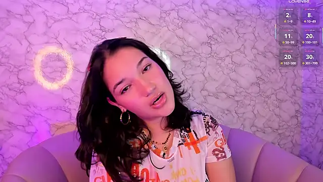 Snapshot of DivineMegan chatting on March 10, 2025, 2:50 am DivineMegan online show from March 10, 2025, 2:50 am