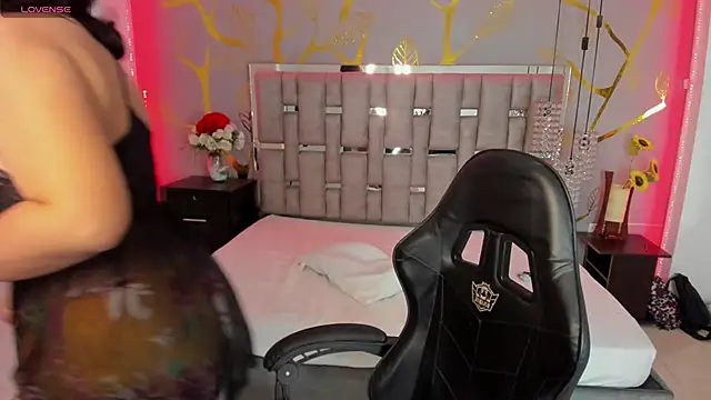 Snapshot of DivineMegan chatting on March 22, 2025, 3:52 am DivineMegan online show from March 22, 2025, 3:52 am