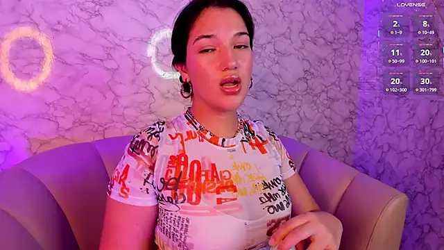 Snapshot of DivineMegan chatting on March 10, 2025, 5:54 am DivineMegan online show from March 10, 2025, 5:54 am