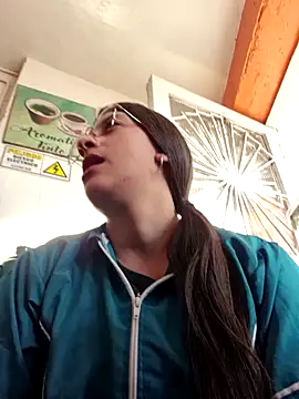 HOLY DOLL online show from November 11, 2025, 9:20 pm