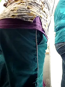 HOLY DOLL online show from November 4, 2025, 7:39 pm