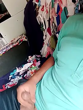 Snapshot of Jefersonj7 chatting on October 21, 2025, 11:42 am Jefersonj7 online show from October 21, 2025, 11:42 am