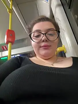 Snapshot of razdetta chatting on March 13, 2025, 5:18 pm razdetta online show from March 13, 2025, 5:18 pm