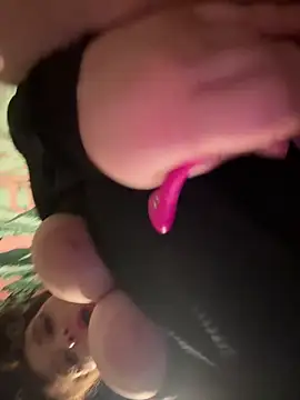 Snapshot of razdetta chatting on March 21, 2025, 2:40 pm razdetta online show from March 21, 2025, 2:40 pm