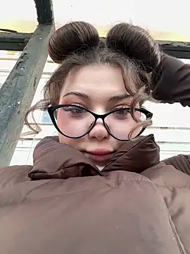 Snapshot of razdetta chatting on March 22, 2025, 3:42 pm razdetta online show from March 22, 2025, 3:42 pm