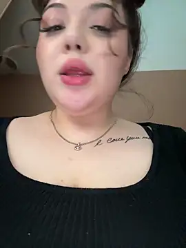 Snapshot of razdetta chatting on March 16, 2025, 5:50 pm razdetta online show from March 16, 2025, 5:50 pm