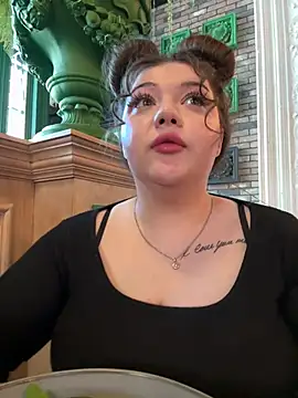 Snapshot of razdetta chatting on March 16, 2025, 2:44 pm razdetta online show from March 16, 2025, 2:44 pm