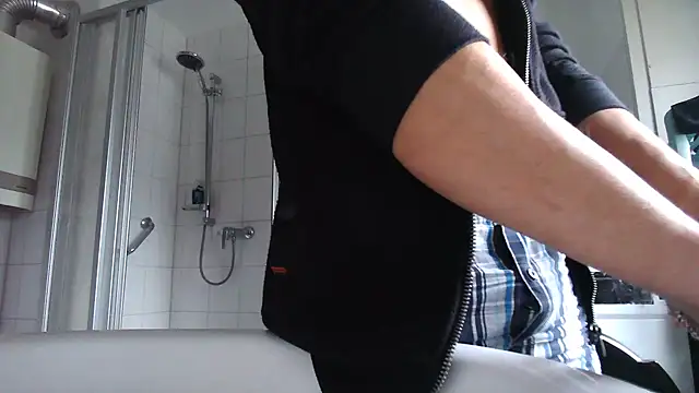 Snapshot of P_K_33 chatting on November 15, 2025, 12:53 pm P K 33 online show from November 15, 2025, 12:53 pm