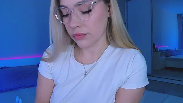 Snapshot of DIANAxxxDIAMOND chatting on October 29, 2025, 10:14 am DIANAxxxDIAMOND online show from October 29, 2025, 10:14 am