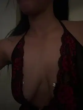 Snapshot of Anaalqueenn chatting on May 31, 2026, 1:22 am Anaalqueenn online show from May 31, 2026, 1:22 am