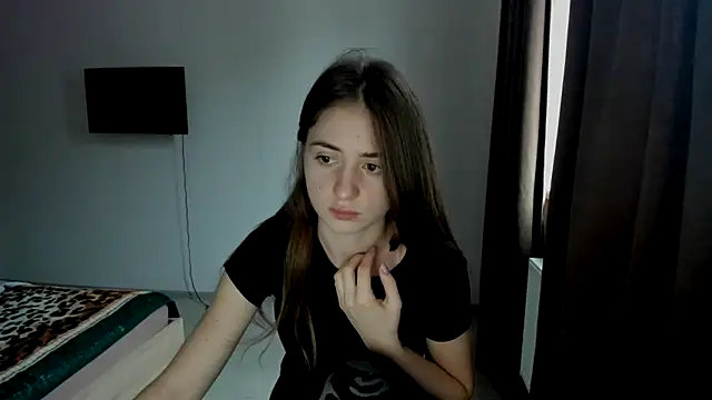 Snapshot of LilyHaart chatting on November 7, 2025, 5:34 am LilyHaart online show from November 7, 2025, 5:34 am