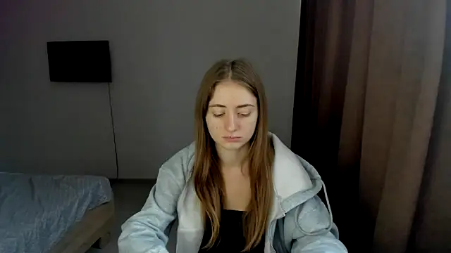 Snapshot of LilyHaart chatting on October 4, 2025, 8:38 am LilyHaart online show from October 4, 2025, 8:38 am