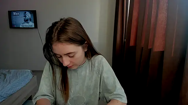 Snapshot of LilyHaart chatting on December 16, 2025, 6:39 am LilyHaart online show from December 16, 2025, 6:39 am