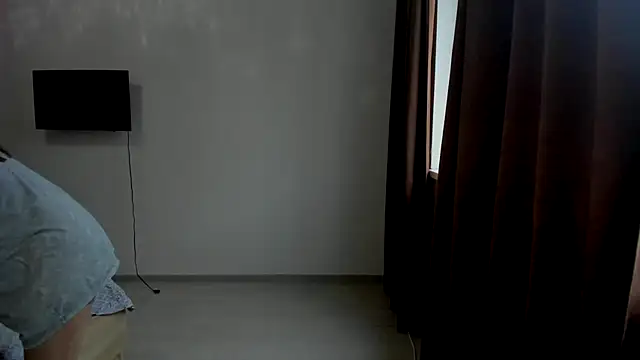 Snapshot of LilyHaart chatting on December 17, 2025, 5:45 am LilyHaart online show from December 17, 2025, 5:45 am