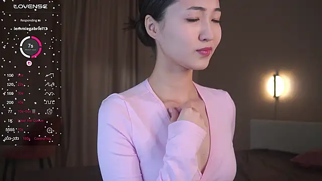 Snapshot of SeulBi chatting on April 18, 2026, 12:51 pm SeulBi online show from April 18, 2026, 12:51 pm