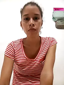 Snapshot of Sexi_girl29 chatting on May 3, 2026, 5:01 am Sexi girl29 online show from May 3, 2026, 5:01 am