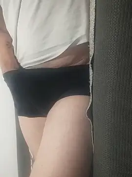 gui67675 online show from October 15, 2025, 8:28 pm