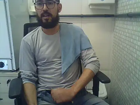 Snapshot of pdasgyn chatting on May 28, 2026, 12:44 pm pdasgyn online show from May 28, 2026, 12:44 pm