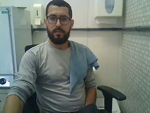Snapshot of pdasgyn chatting on April 24, 2026, 12:18 pm pdasgyn online show from April 24, 2026, 12:18 pm