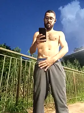 pdasgyn online show from April 10, 2026, 9:33 pm