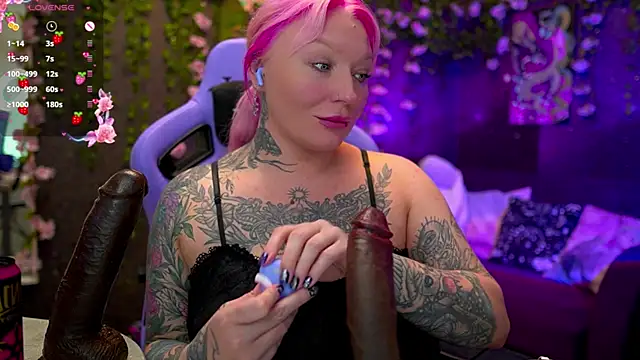 Snapshot of BlackedBarbie chatting on September 27, 2025, 1:17 pm BlackedBarbie online show from September 27, 2025, 1:17 pm