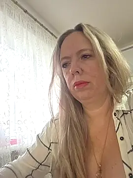 Irina3718 online show from December 5, 2025, 10:36 am