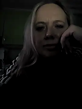 Irina3718 online show from December 14, 2025, 2:00 pm