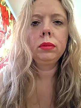 Irina3718 online show from May 17, 2026, 12:49 pm