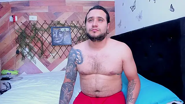 Snapshot of EmilyandChristianTattoos chatting on November 19, 2025, 11:27 pm EmilyandChristianTattoos online show from November 19, 2025, 11:27 pm