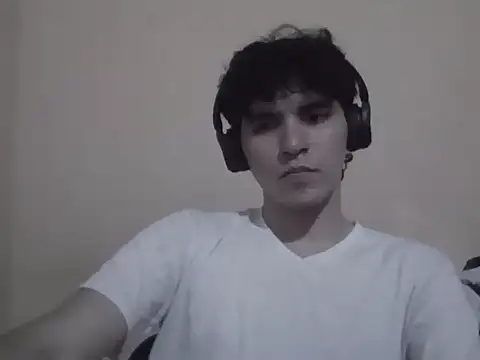 Snapshot of Visculi chatting on December 16, 2025, 11:42 pm Visculi online show from December 16, 2025, 11:42 pm