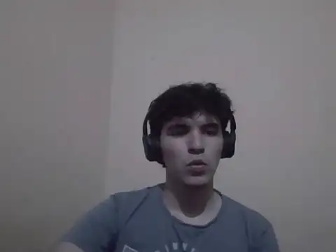 Snapshot of Visculi chatting on December 4, 2025, 10:31 pm Visculi online show from December 4, 2025, 10:31 pm