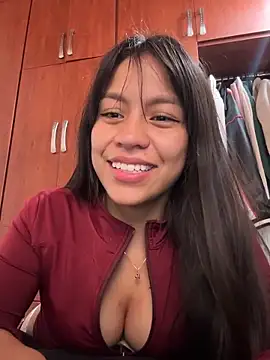 Snapshot of -Selene- chatting on May 17, 2026, 8:09 pm -Selene- online show from May 17, 2026, 8:09 pm