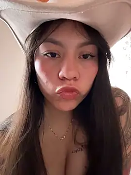 Snapshot of -Selene- chatting on May 31, 2026, 7:03 pm -Selene- online show from May 31, 2026, 7:03 pm