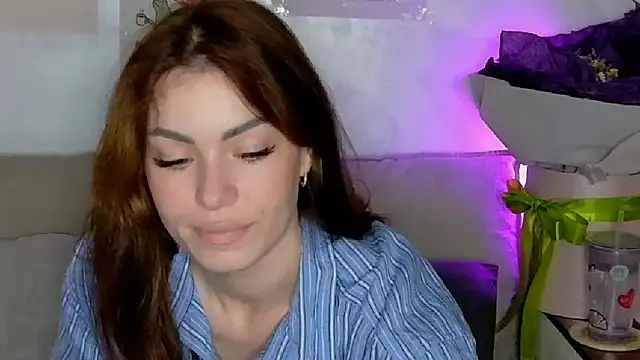 Snapshot of SweetDarling7 chatting on April 21, 2026, 5:52 pm SweetDarling7 online show from April 21, 2026, 5:52 pm