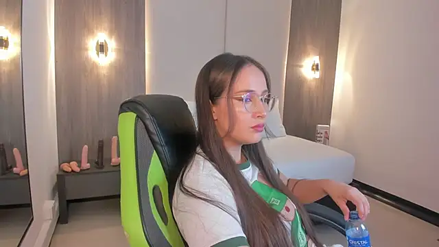 Snapshot of sophia_martinezz_ chatting on November 22, 2025, 3:55 pm sophia martinezz online show from November 22, 2025, 3:55 pm