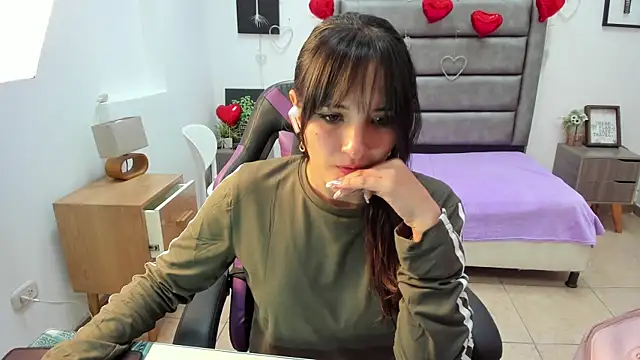 Snapshot of Tania_Duque chatting on March 19, 2026, 1:44 pm Tania Duque online show from March 19, 2026, 1:44 pm