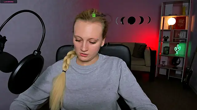 madam uliis online show from November 29, 2025, 12:38 pm