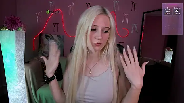 madam uliis online show from April 15, 2026, 10:21 am