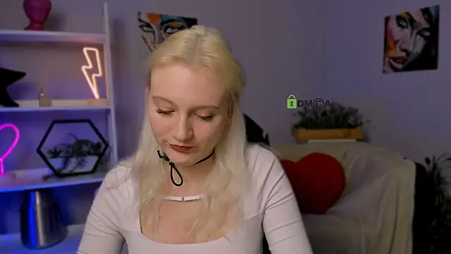 madam uliis online show from March 18, 2025, 9:12 am