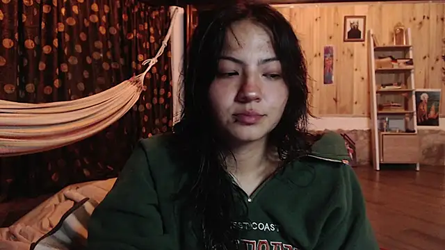 Snapshot of Asaray_T chatting on May 5, 2026, 12:46 am Asaray T online show from May 5, 2026, 12:46 am