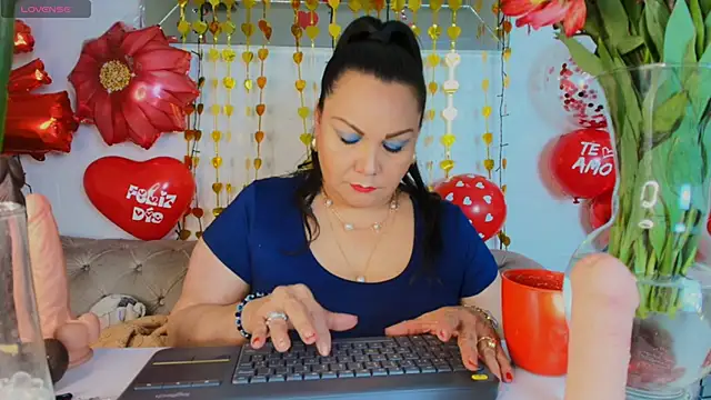 EllenaBoobs  online show from September 19, 2025, 5:33 am