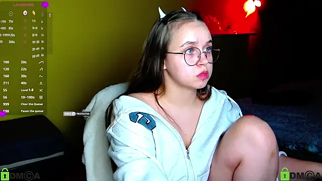 Lilysweet13 online show from November 7, 2025, 8:24 pm