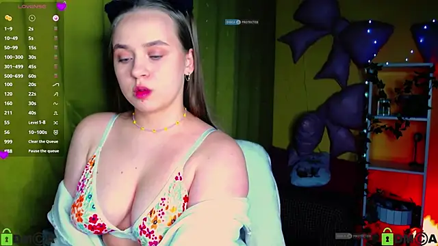 Lilysweet13 online show from April 19, 2026, 6:32 pm