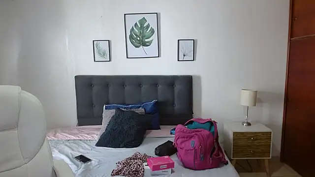 mia velvet1 online show from November 20, 2025, 2:07 pm