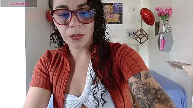 Snapshot of mia_velvet1 chatting on April 18, 2026, 3:58 pm mia velvet1 online show from April 18, 2026, 3:58 pm