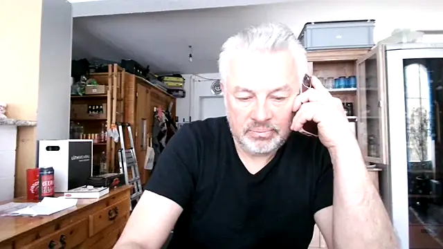 Snapshot of Berg_Boy chatting on March 16, 2025, 8:32 am Berg Boy online show from March 16, 2025, 8:32 am